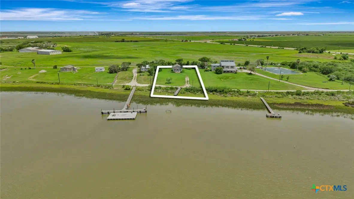 195 Wall Lane, Port Lavaca, TX 77979 - #1
