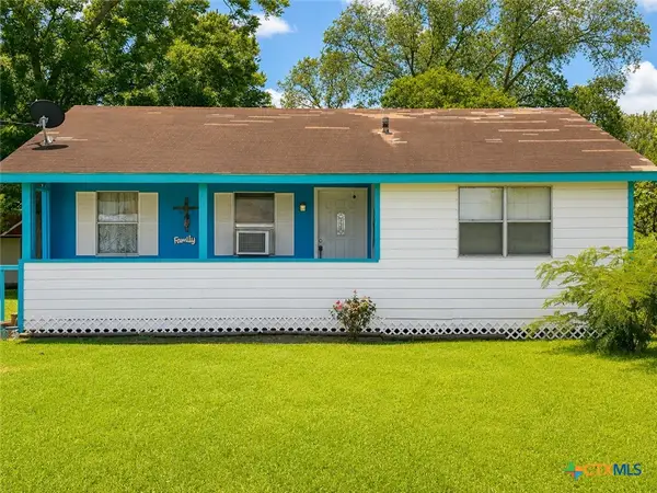 109 S Colorado Street, Edna, TX 77957