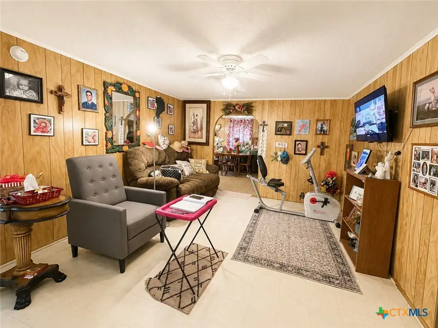 109 S Colorado Street, Edna, TX 77957 - #3