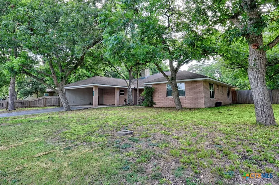 725 S Market Street, Flatonia, TX 78941 - #2