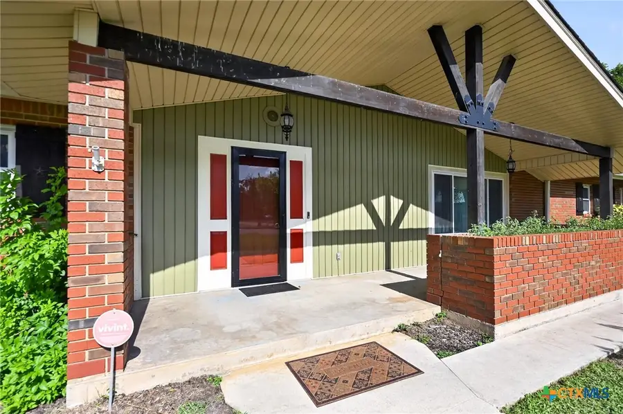 2210 N East Street, Belton, TX 76513 - #2
