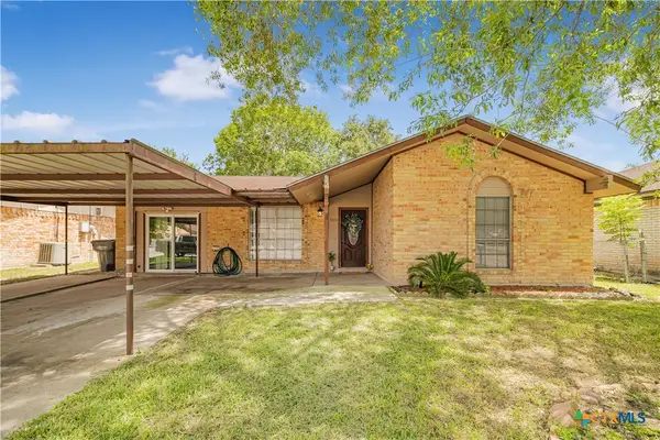 3303 Flamingo Drive, Victoria, TX 77901
