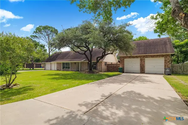 105 Tropical Drive, Victoria, TX 77904