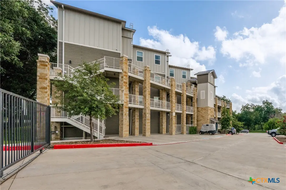 1228 Ervendberg Avenue #104, New Braunfels, TX 78130 - #1