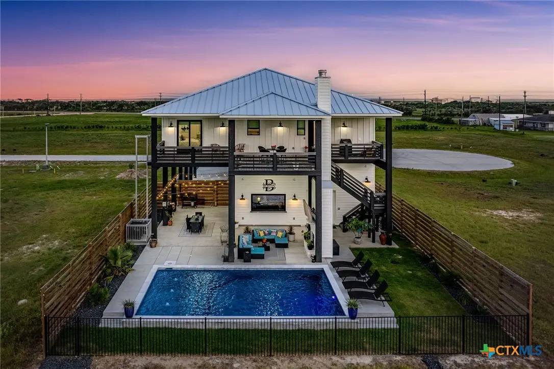 80 W Clear Water, Port Oconnor, TX 77982 - #1