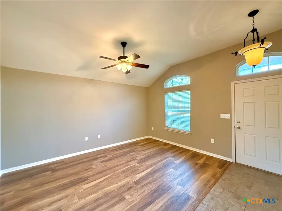 132 Carlsbad Drive, Victoria, TX 77904 - #3