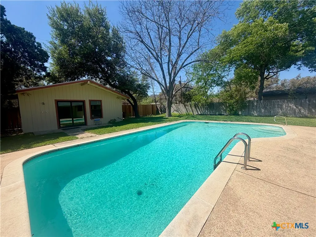 141 Oaklane Drive, Universal City, TX 78148 - #1