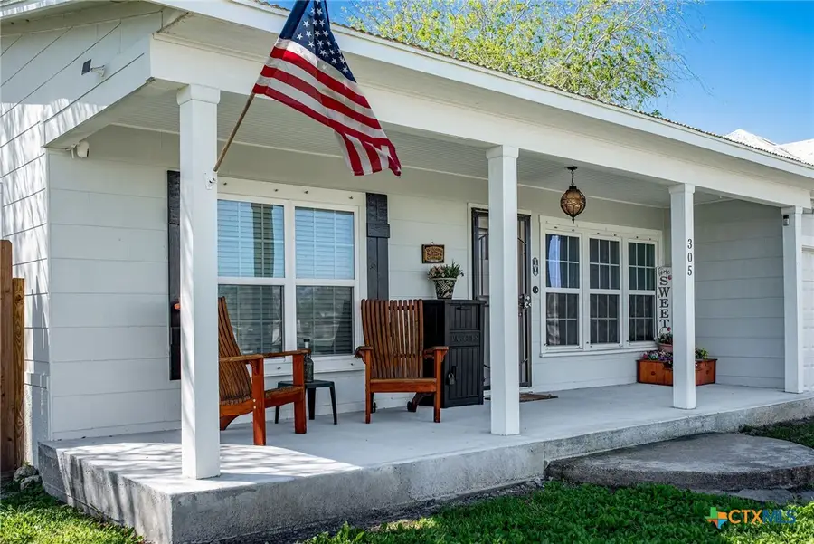 305 W Dallas Avenue, Seadrift, TX 77983 - #2