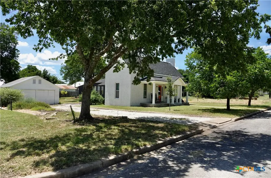 801 Reynolds, Goldthwaite, TX 76844 - #3