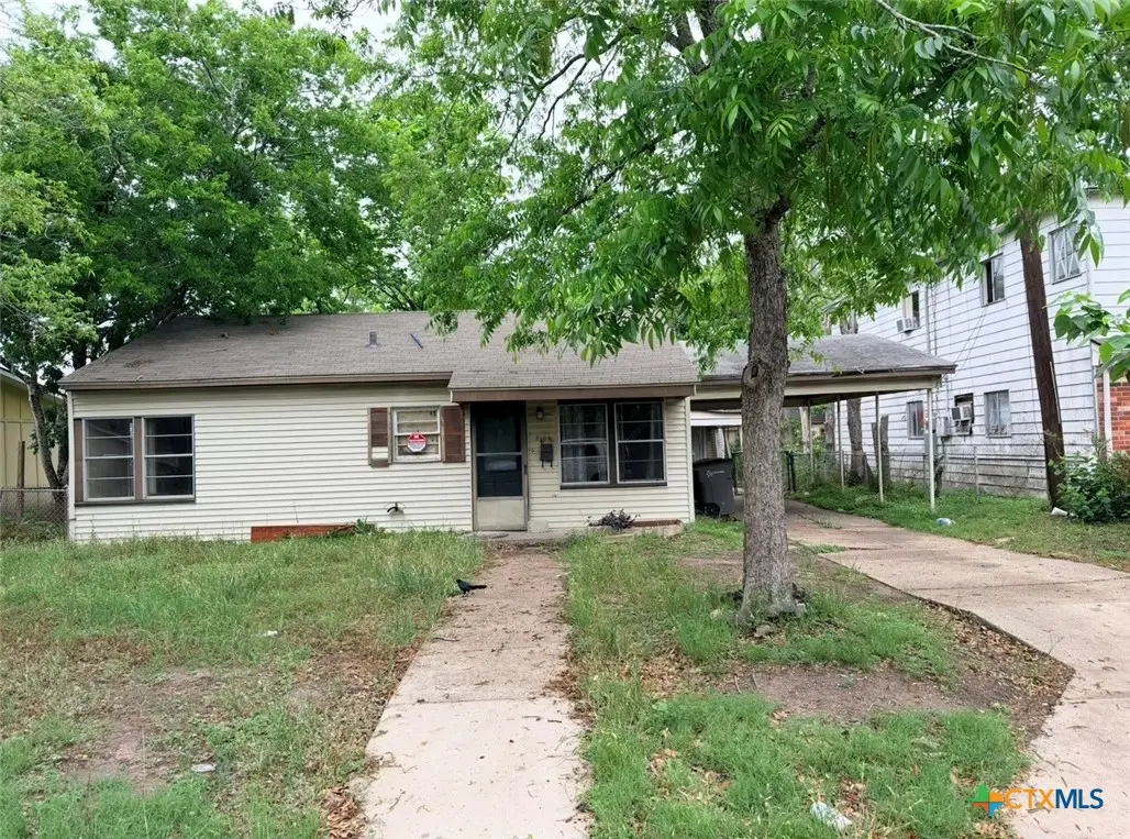 2104 E Colorado St., Victoria, TX 77901 - #1