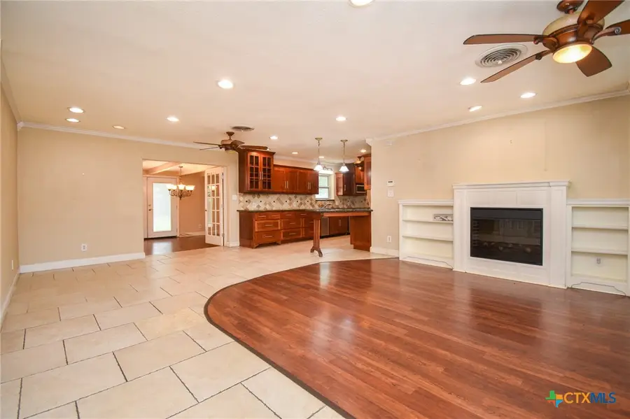 201 Canterbury Lane, Victoria, TX 77904 - #3