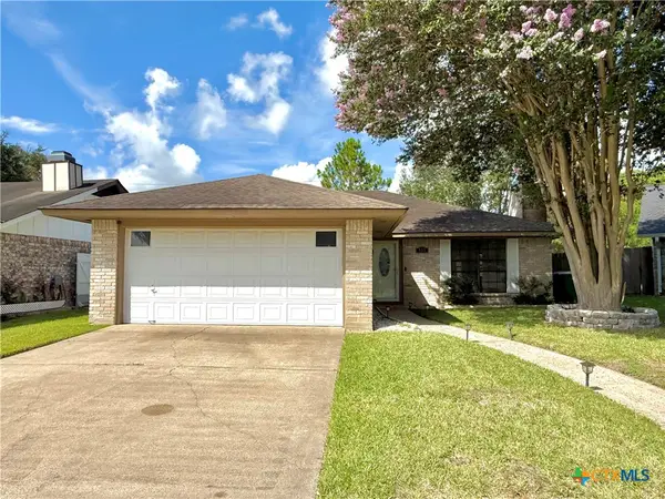 505 Camelot Drive, Victoria, TX 77901