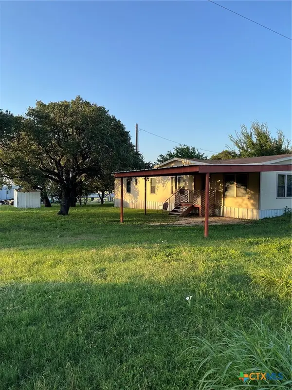 605 E Chappel Road, San Saba, TX 76877