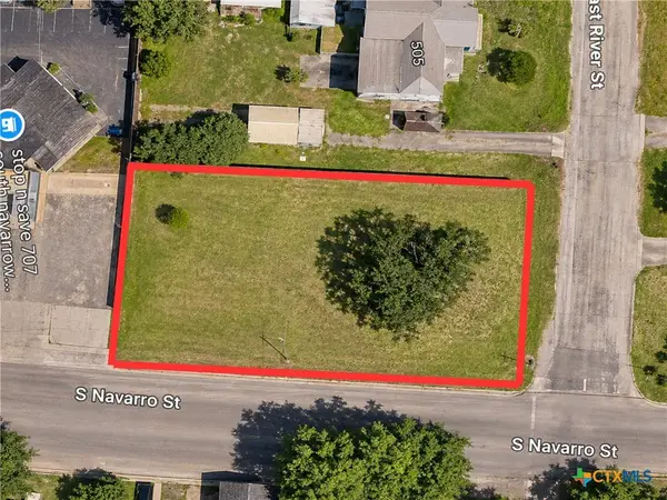 507 E River Street, Victoria, TX 77901
