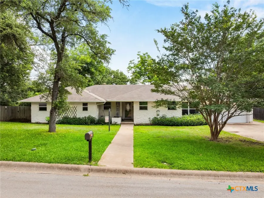 405 Downing Street, Belton, TX 76513 - #2