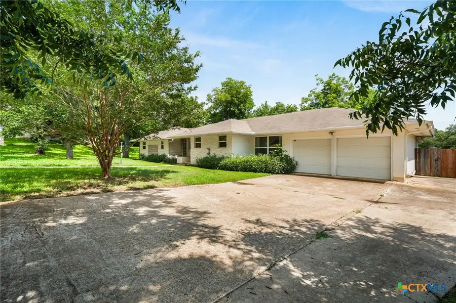 405 Downing Street, Belton, TX 76513 - #3