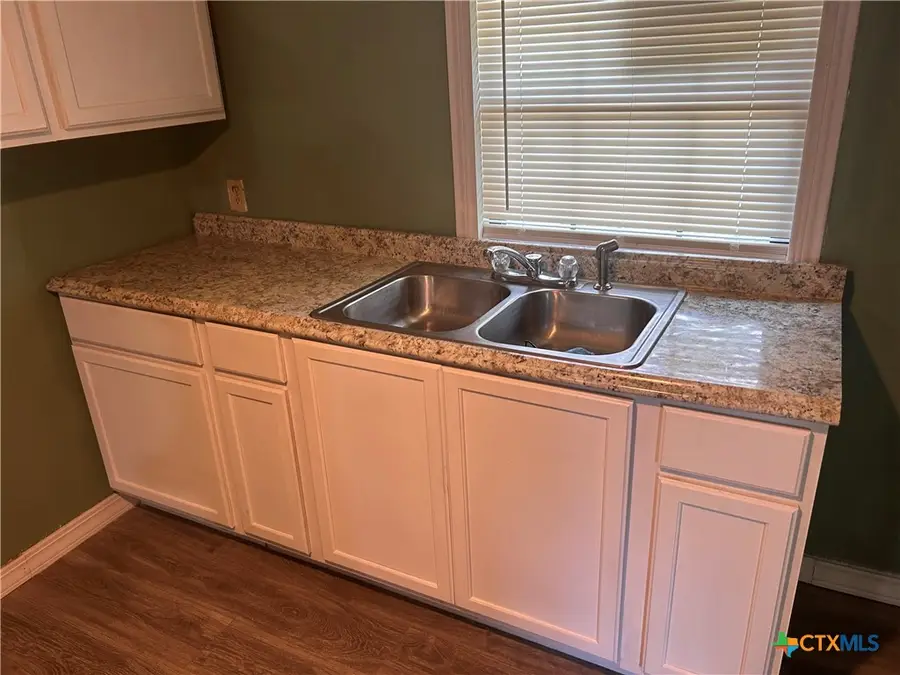932 Anderson, Seguin, TX 78155 - #3