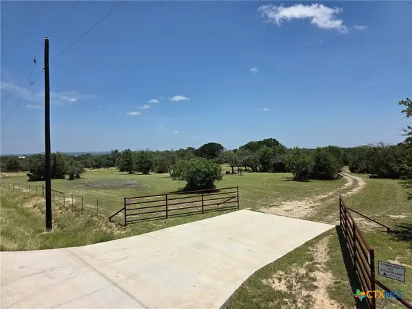 237 Oak Glen Lane, Briggs, TX 78608
