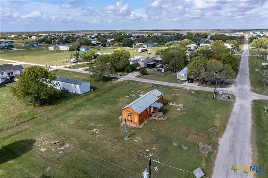 1101-1103 W Houston Avenue, Seadrift, TX 77983 - #2