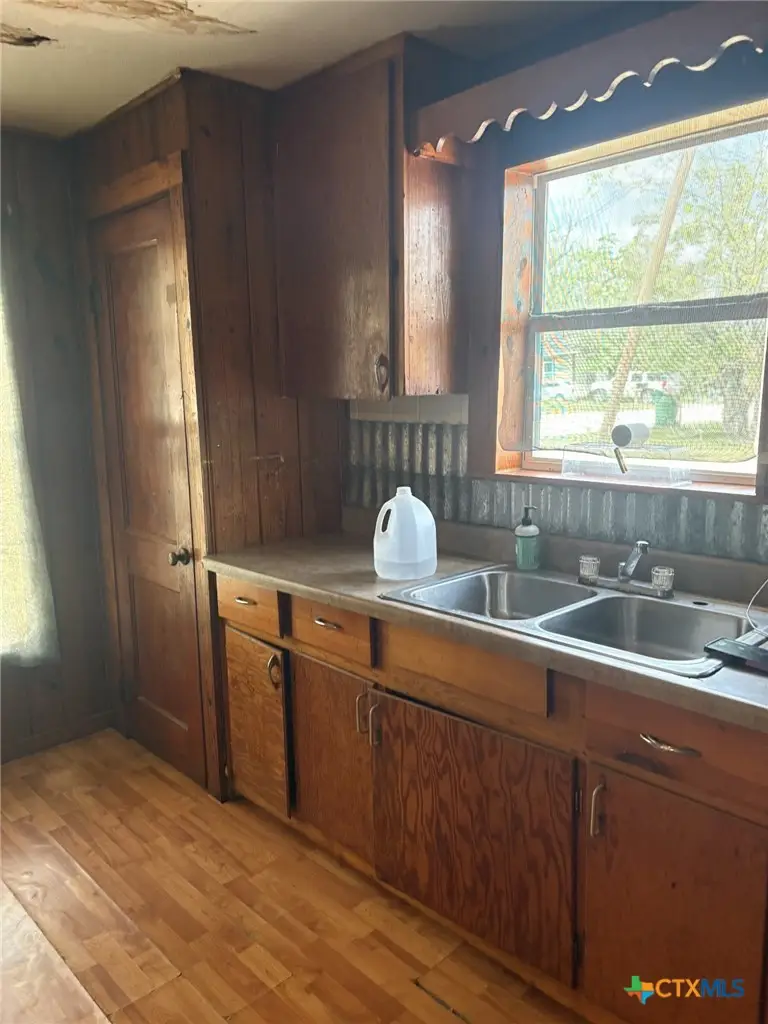 117 Paul Street, Rogers, TX 76569 - #3