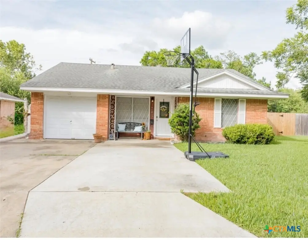 1608 Bexar Avenue, Victoria, TX 77901 - #1