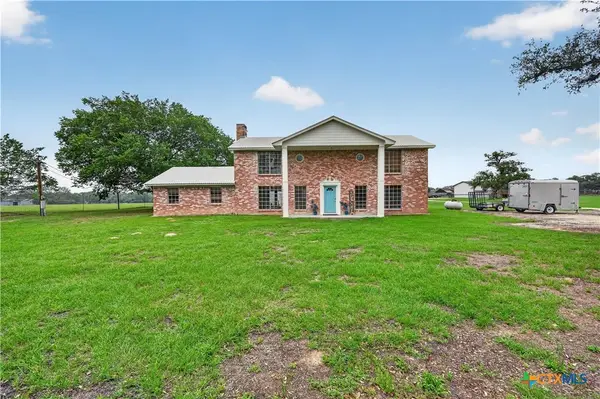 6072 County Road 122, Hallettsville, TX 77964