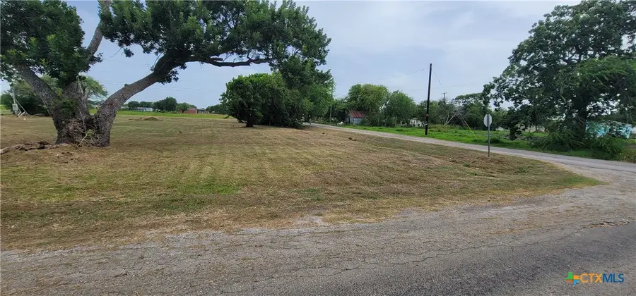 509 W Houston Avenue, Seadrift, TX 77983 - #3
