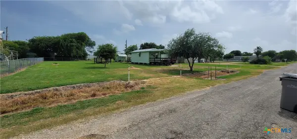 1007 W Dallas Avenue, Seadrift, TX 77983