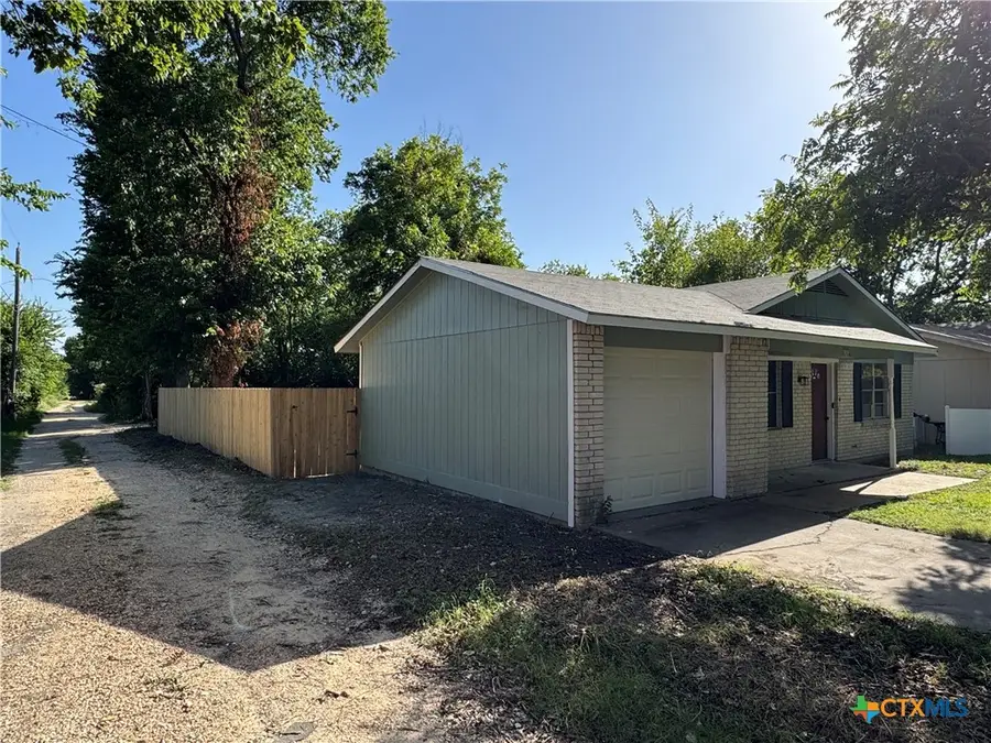 909 W Munroe Avenue, Temple, TX 76501 - #2