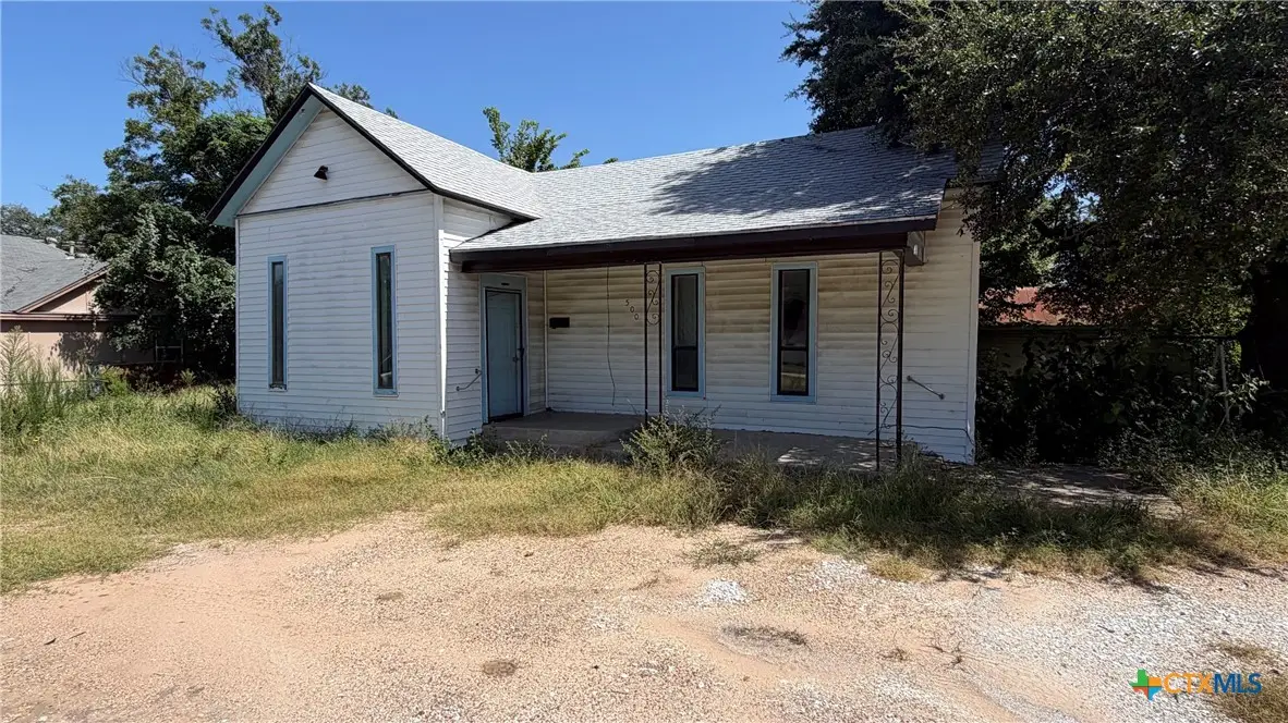 500 6th Street, Cameron, TX 76520 - #1