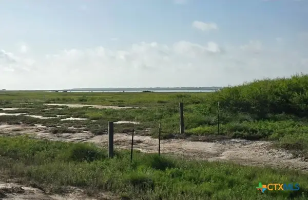 203 Powderhorn Lane, Port Lavaca, TX 77979