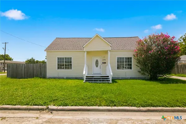 1701 N Wheeler Street, Victoria, TX 77901
