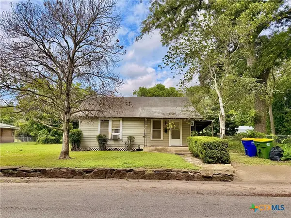 107 Smith Street, Gonzales, TX 78629