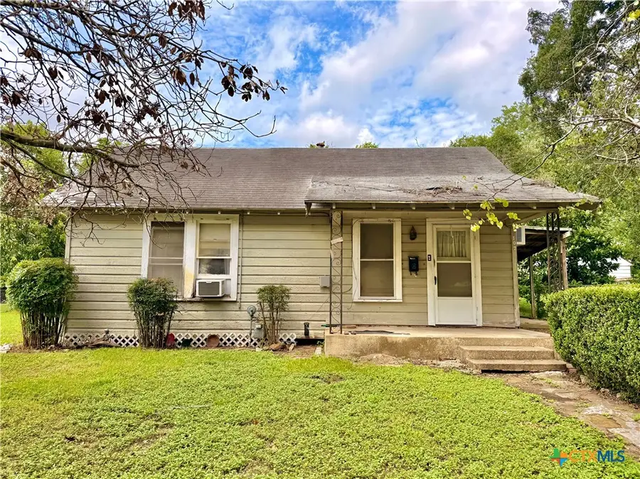 107 Smith Street, Gonzales, TX 78629 - #2