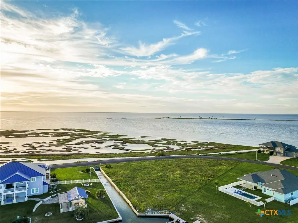 20 Northpointe Dr, Rockport, TX 78382 - #1