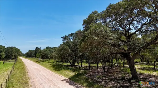 182 County Road 123f, Hallettsville, TX 77964