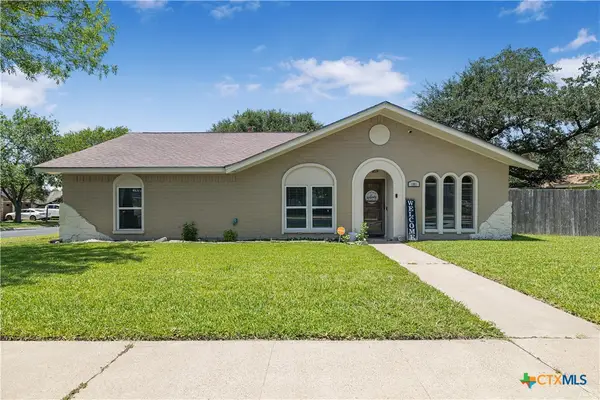 101 King Arthur Street, Victoria, TX 77904