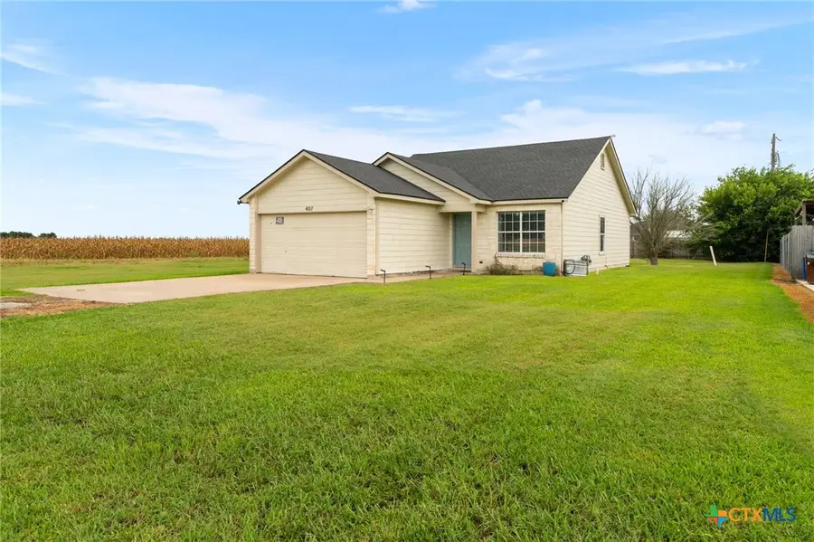407 E Pietzsch Street, Bartlett, TX 76511 - #3