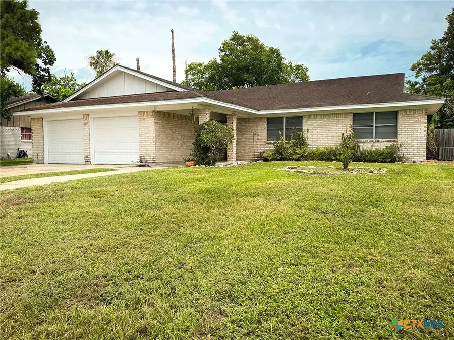 102 Tanglewood Drive, Victoria, TX 77901 - #2