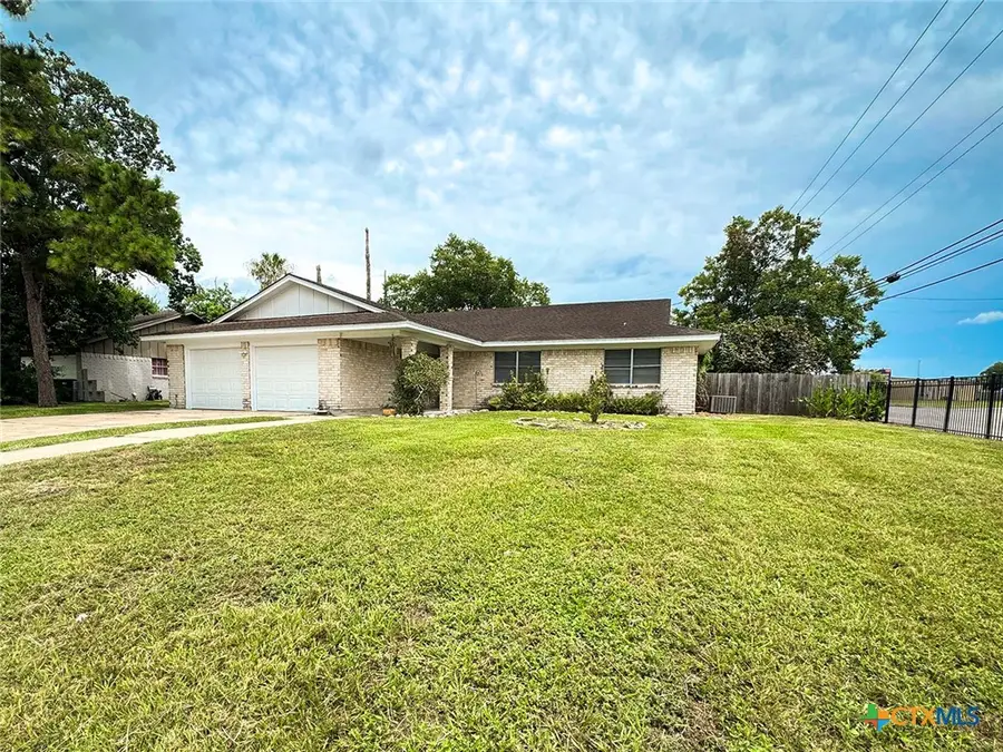 102 Tanglewood Drive, Victoria, TX 77901 - #3
