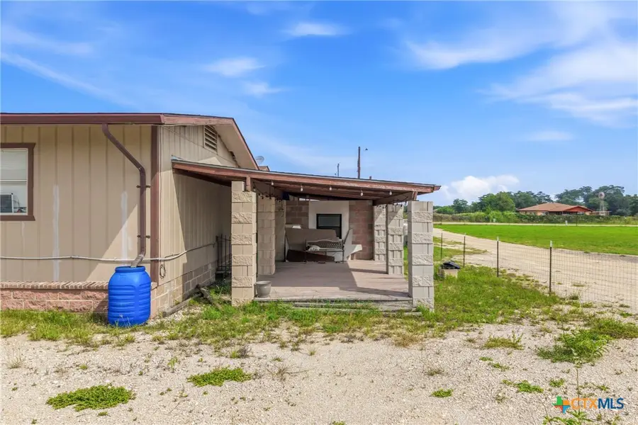 288 County Road 341, La Vernia, TX 78121 - #2