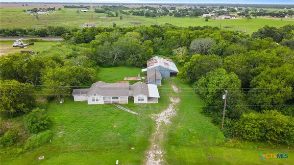 1409 W Main Street, Edna, TX 77957