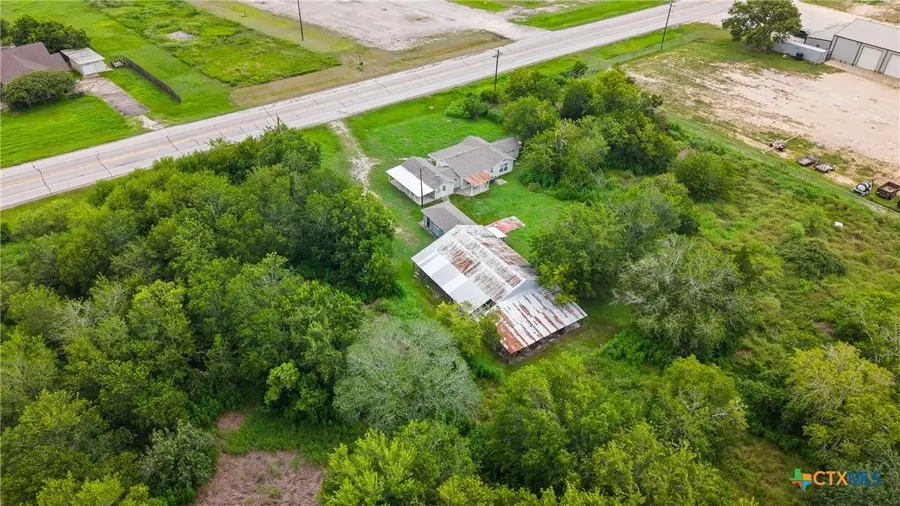 1409 W Main Street, Edna, TX 77957 - #3