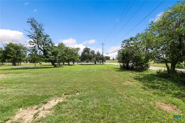 1410 N Bishop Street, San Marcos, TX 78666