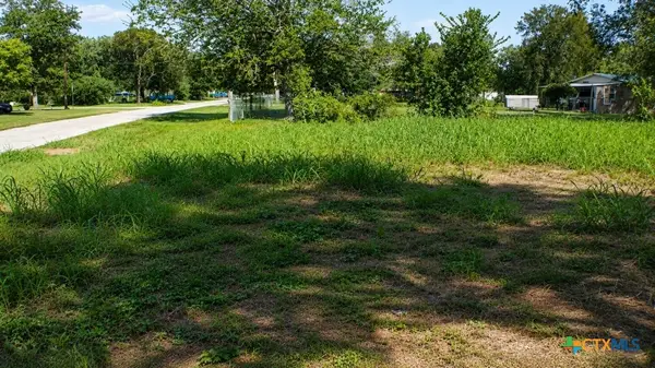 Lot 5 SW Blk Avenue, Waelder, TX 78959