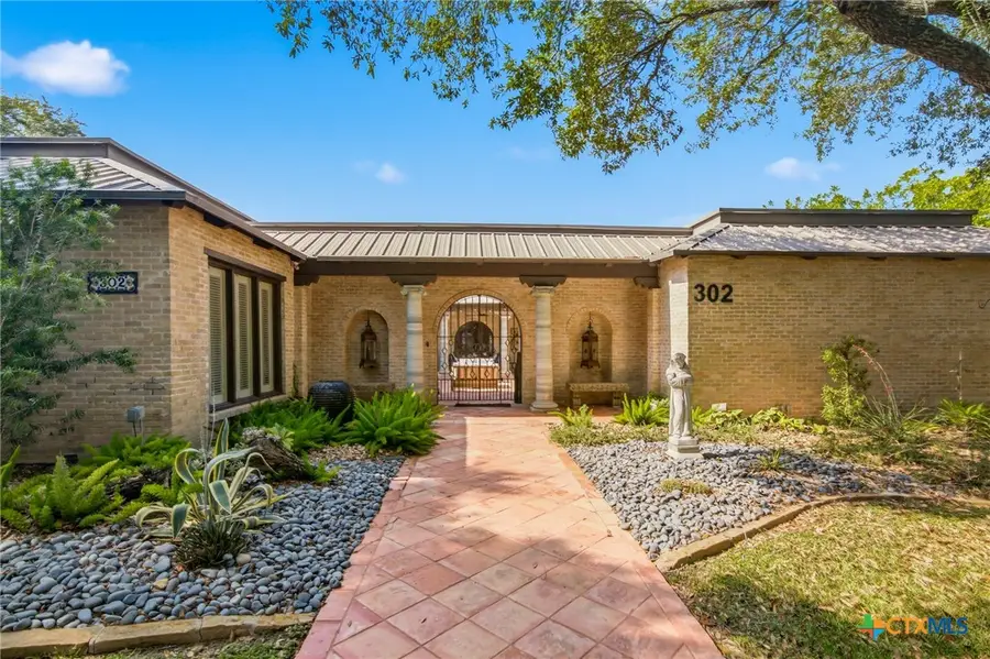 302 Tampa Drive, Victoria, TX 77904 - #2