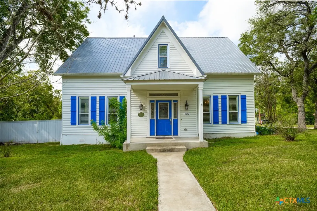 1322 N Avenue F #A, Shiner, TX 77984 - #1