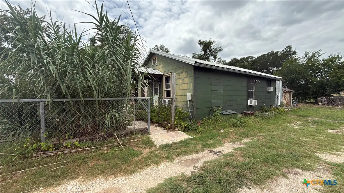 377 Tom Sawyer Street, Evant, TX 76525 - #1