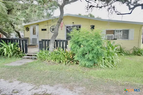 706 W Jefferson Avenue, Port O'Connor, TX 77982