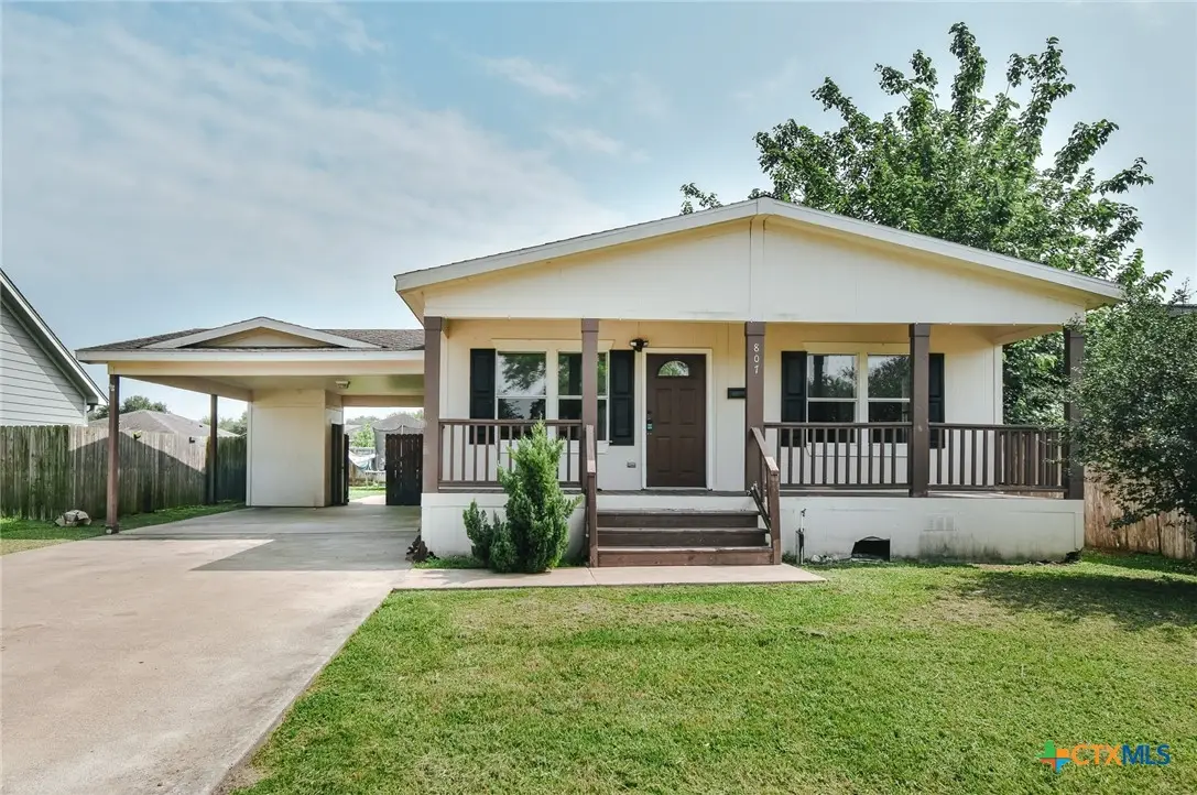 807 E Mesquite Lane, Victoria, TX 77901 - #1